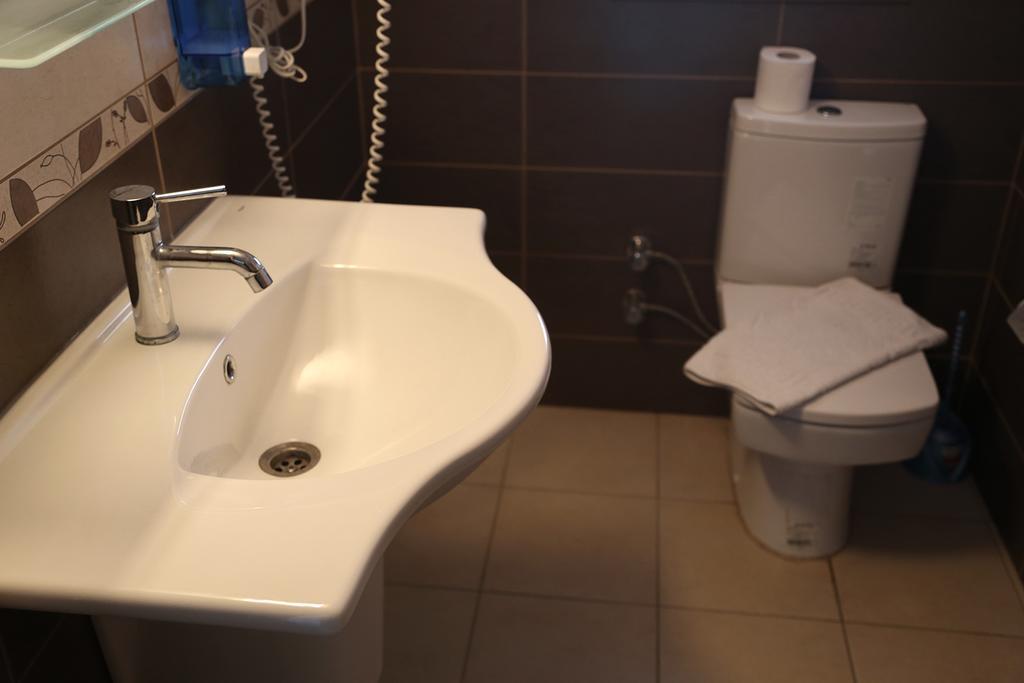 Hotel Caretta 阿奇亚卡 客房 照片