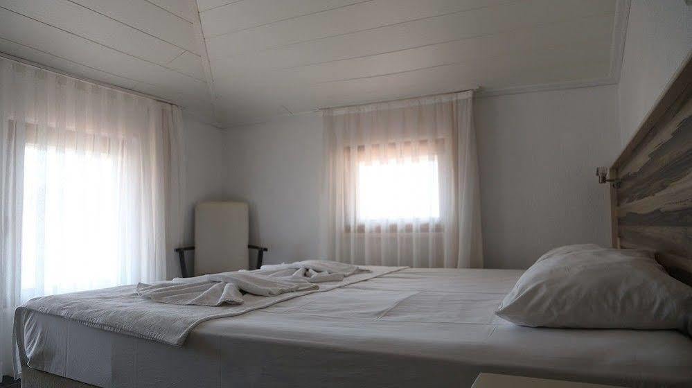 Hotel Caretta 阿奇亚卡 外观 照片